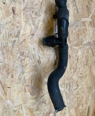 Land Rover Discovery 5 Engine coolant pipe/hose HPLA8260DB LR081657 HPLA-8260-DB