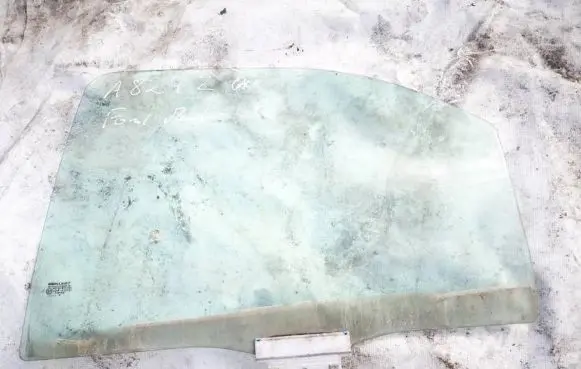 Rear door window glass