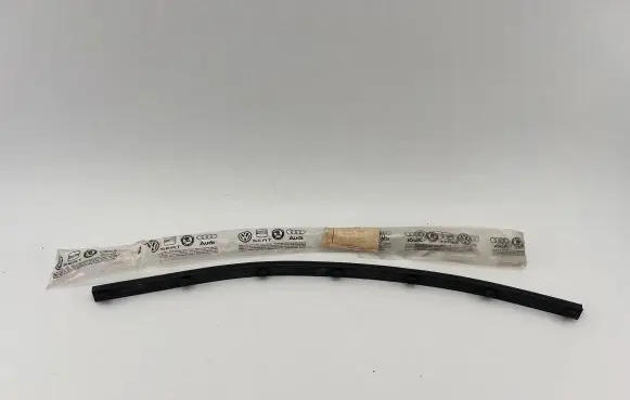 Volkswagen Polo IV 9N3 Engine compartment rubber 6Q0823699