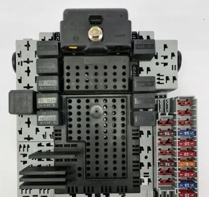 Volvo S60 Fuse module 30679527