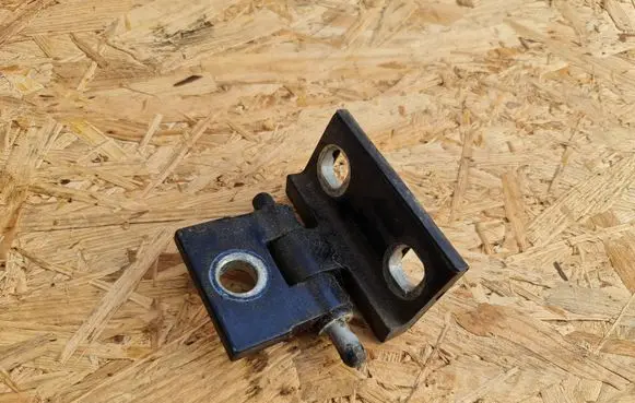 Volvo V70 Rear door upper hinge