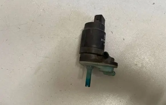 Opel Insignia B Windscreen/windshield washer pump 24439254