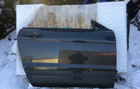 Land Rover Evoque I Front door