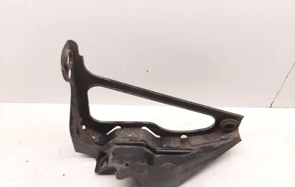 Audi A4 S4 B7 8E 8H Intercooler pipe mounting bracket 8E0145814F