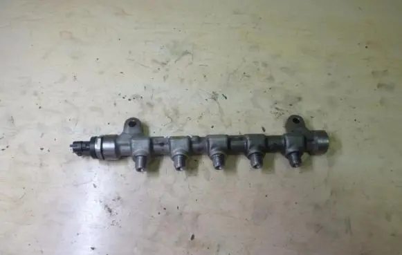 Hyundai ix35 Fuel distributor 314002A420 VD2745