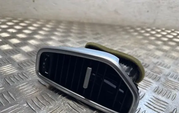 Porsche Cayenne (9Y0 9Y3) Dash center air vent grill 9Y0820952 10136
