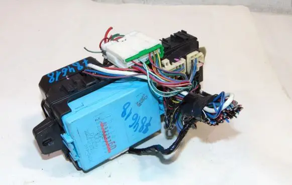 Mitsubishi Colt Fuse module MR203440 MR228760 MR203829
