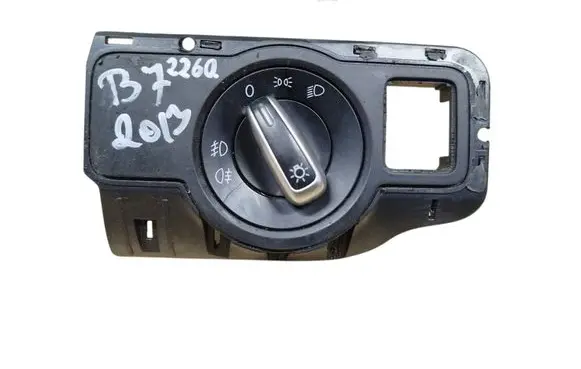 Volkswagen PASSAT B7 Light switch 3C8941431C