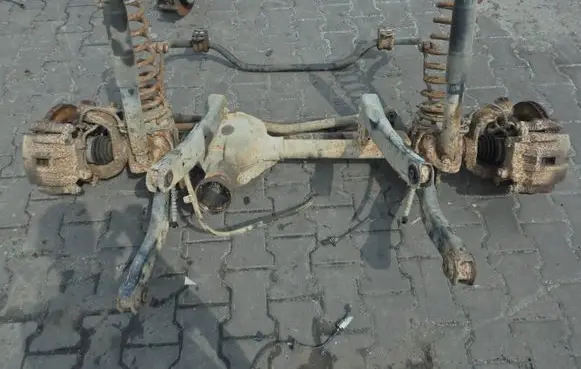 Jeep Cherokee Front axle beam 