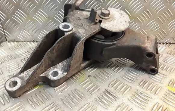 Opel Astra J Gearbox mount 13248661