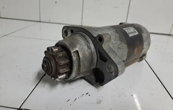 Nissan Primera Starter motor 233008H801 M008T71471