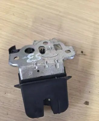 Audi A8 S8 D4 4H Tailgate/trunk/boot lock/catch/latch 4H0827505
