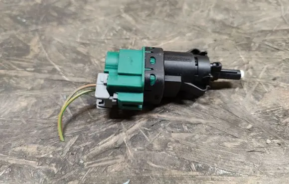 Jaguar XJ X350 Brake pedal sensor switch