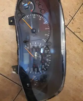 Ford Focus Speedometer (instrument cluster) 98ap10841bc 44ZU115