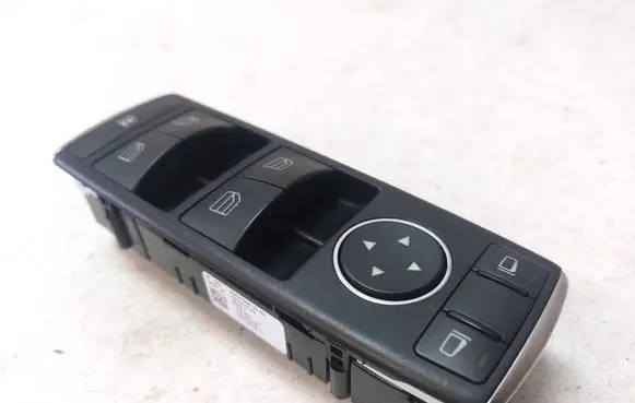 Mercedes-Benz C W204 Electric window control switch A2049055302