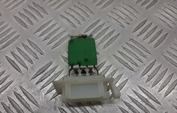 Mercedes-Benz A W168 Heater blower fan relay 
