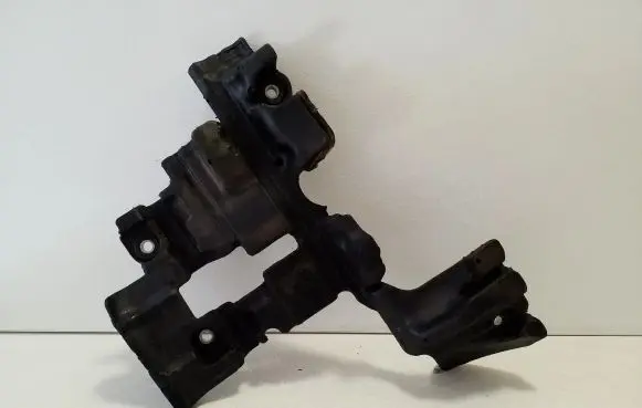Mitsubishi Outlander Other engine bay part