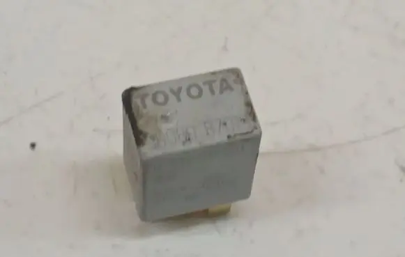 Toyota Corolla Verso AR10 Other relay 9008087019