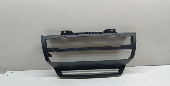 Radio/GPS head unit trim