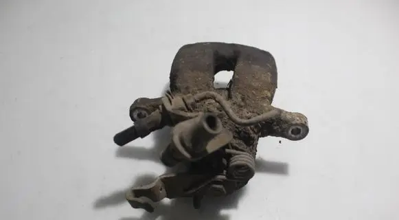 Volkswagen Jetta V Rear brake caliper