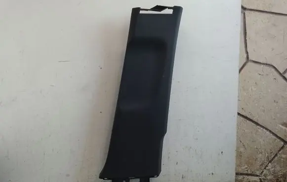 (B) pillar trim (bottom)