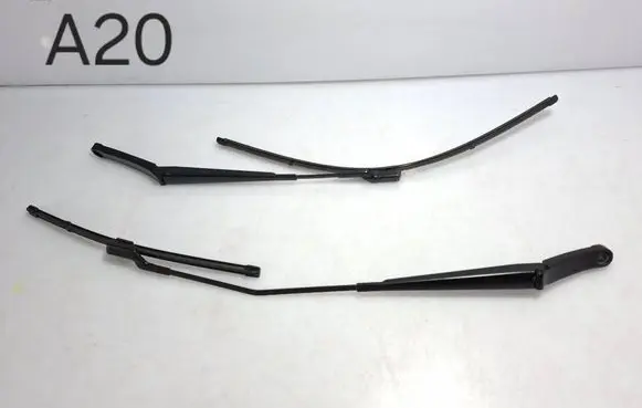 Front wiper blade arm