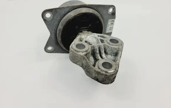 Opel Insignia A Engine mount bracket 13322173