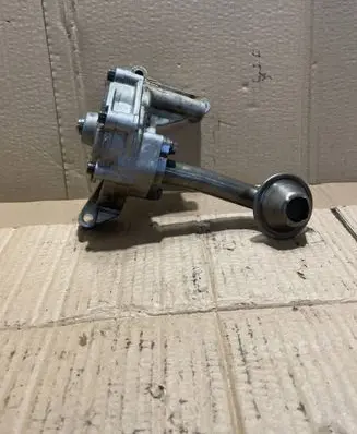 Volkswagen Touran I Oil pump 06A115105B