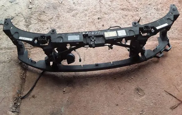 Land Rover Discovery 3 - LR3 Radiator support slam panel NOCODE
