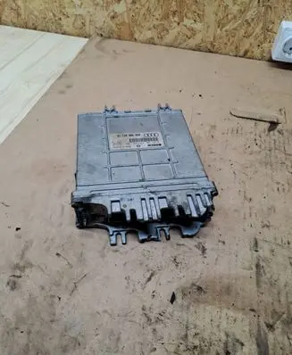 Audi A4 S4 B5 8D Engine control unit/module 0281001425 28SA2886 028906021CE