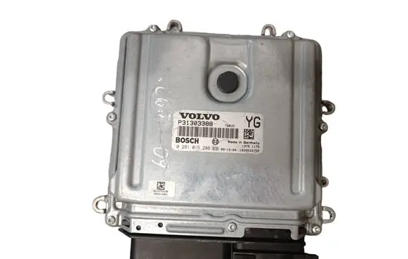 Volvo XC60 Engine control unit/module P31303388 0281015286