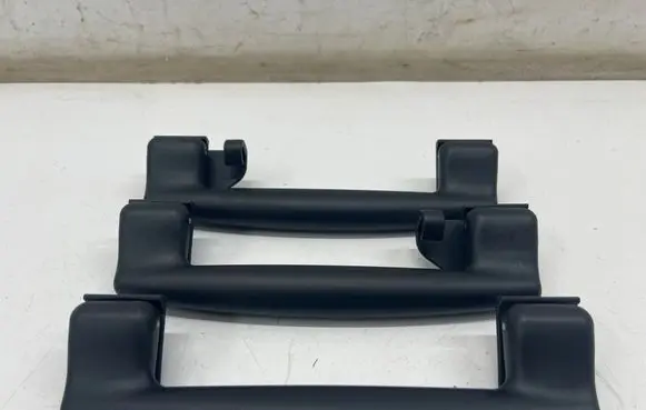 Maserati Ghibli A set of handles for the ceiling D344