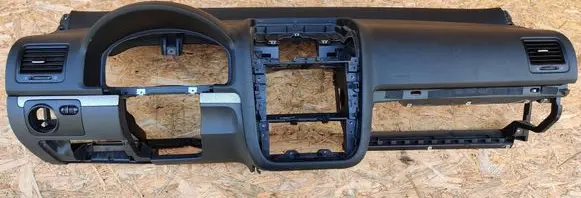 Volkswagen Golf VI Dashboard 