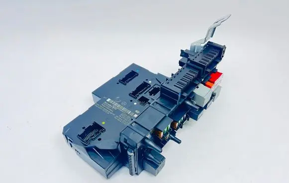 Mercedes-Benz C W204 SAM control unit 2049060205 5DK01102211 2049019702