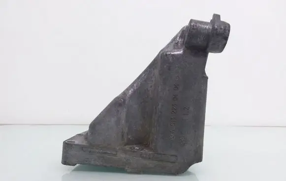 Mercedes-Benz E W211 Engine mounting bracket A6132230404