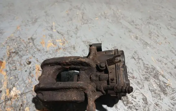 BMW 5 F10 F11 Rear brake caliper 32345699