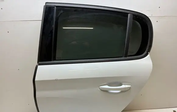 Peugeot 208 II Rear door 