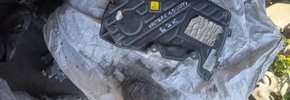 Opel Vectra C Timing belt guard (cover) 55214308