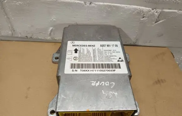 Mercedes-Benz C W204 Airbag control unit/module A2079011700 5WK43967