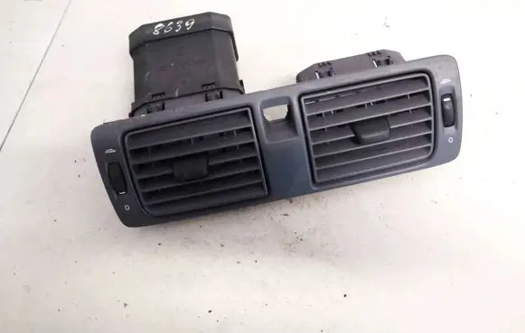 Volvo V50 Dash center air vent grill 30722777 y01145p