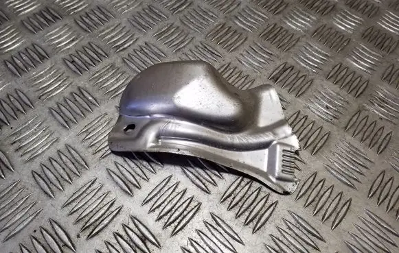 Volvo XC90 Heat shield in engine bay 31431799