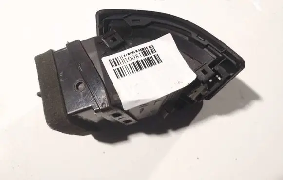 Skoda Octavia Mk2 (1Z) Dash center air vent grill 1z0819701 1212164