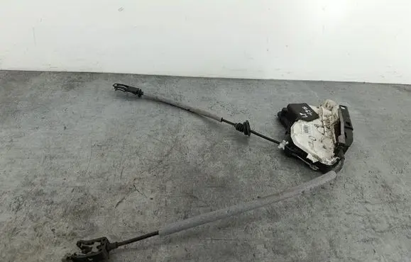 Volkswagen Polo V 6R Front door lock 5K1837015D