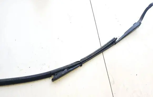 Mercedes-Benz B W245 Front wiper blade arm
