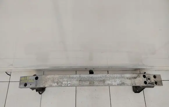 Nissan Note (E11) Front bumper support beam 