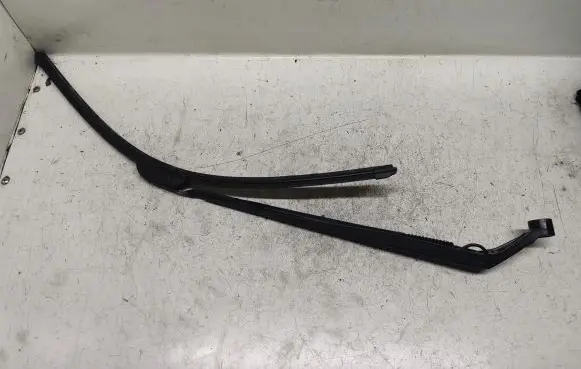 Toyota Verso Front wiper blade arm