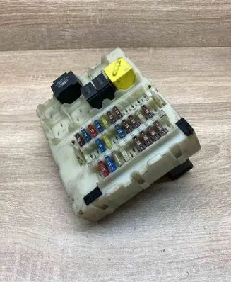 Ford Focus Fuse module 98AG14K150AE