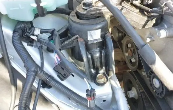KIA Rio Engine mount vacuum valve 