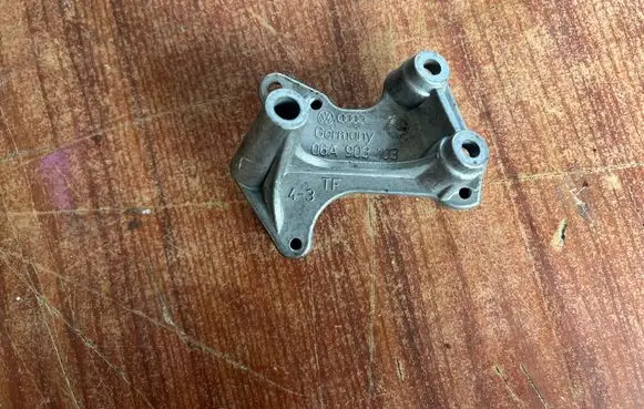 Audi A3 S3 8L Engine mounting bracket 06A903103