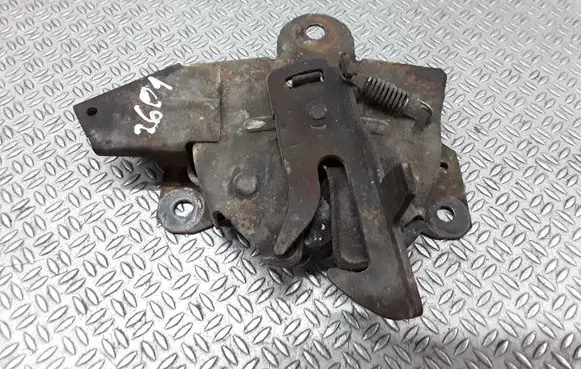 Mitsubishi Pajero Engine bonnet/hood lock/catch